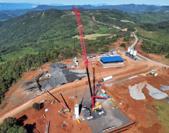 中核机械工程老挝<em>孟</em>松风电项目首吊成功