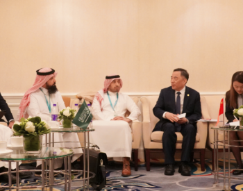 中国能建宋海良与沙特王子马姆杜、能源部次<em>大臣</em>阿勒卡赫塔尼会谈