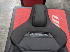 <em>特斯拉</em>Model S Plaid运动座椅曝光，可减轻车辆重量