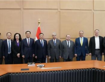 中国能建宋海良与埃及电力和可再生能源部部长穆罕默德·沙克尔会谈