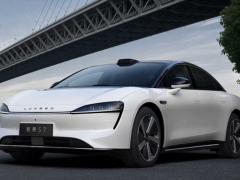 华为智选车首款纯电轿车智界S7即将预售，有何亮点
