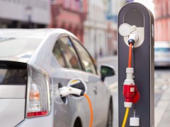 明年八成新车型是新能源，<em>燃油</em>车将死？