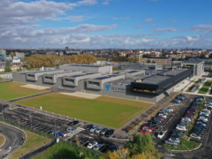 Stellantis合资公司Symbio建成欧洲最大氢燃料<em>电池工</em>厂