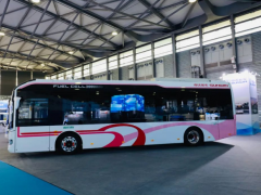 搭载捷氢科技燃料电池产品的全新申沃<em>燃料电池公交车</em>亮相上海客车展