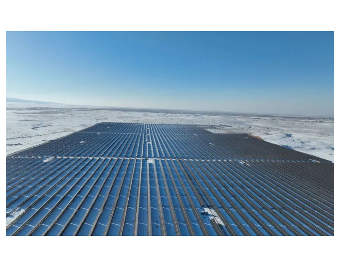 内蒙古巴彦淖尔100万千瓦光储+生态治理项目首批光伏子阵全部并网发电