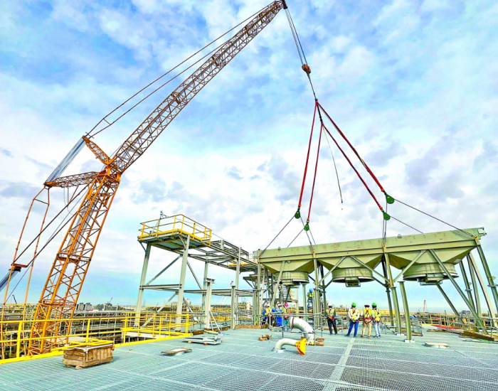 五建公司沙特马赞天然气项目完成空冷设备吊装