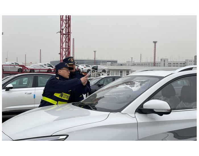 2023年上海外港口岸汽车<em>出口</em>再创历史新高