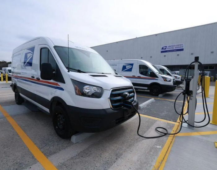 美国邮政宣布推出首个新型电动汽车<em>充电站</em>