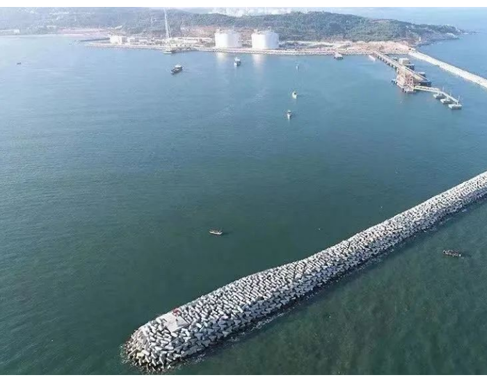 福建漳州港<em>口岸</em>获批一个临时进出国际航行船舶泊位，服务保障LNG项目试运投产