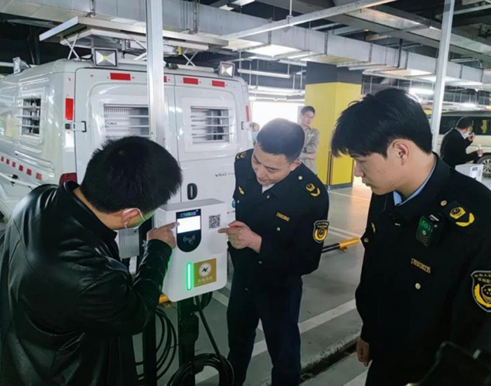 今年<em>湖北省</em>首批3万台充电桩将纳入在线监测