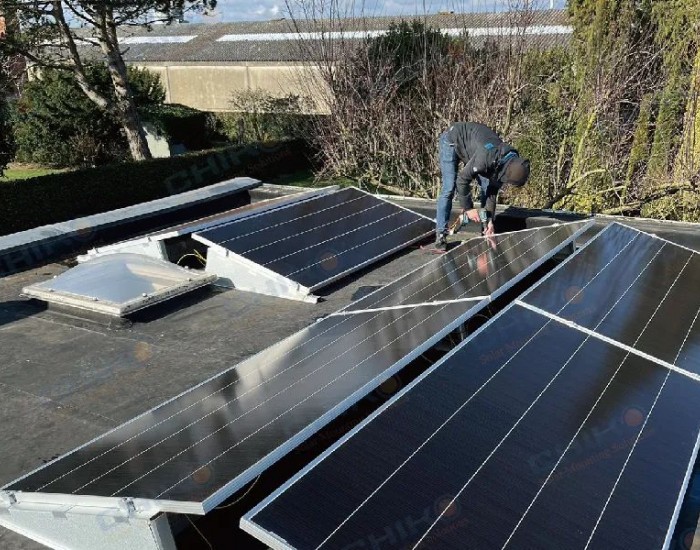 创新平面屋顶<em>光伏支</em>架系统解锁清洁能源潜力