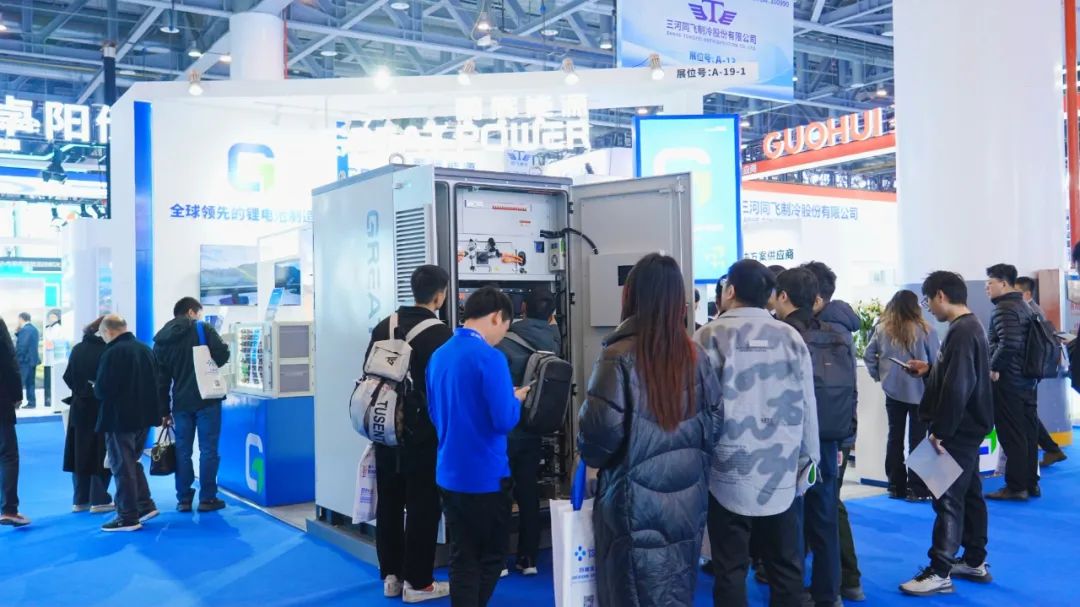 产品为本！鹏辉能源量产新一代Great Com20尺5MWh液冷储能集装箱系统