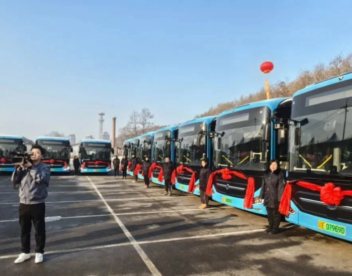 45台中通纯电动客车在辽宁本溪正式上线运营