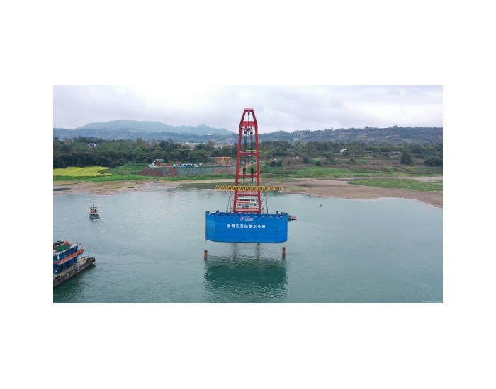 重庆渝西项目长江取水头部水下吊装全部完成