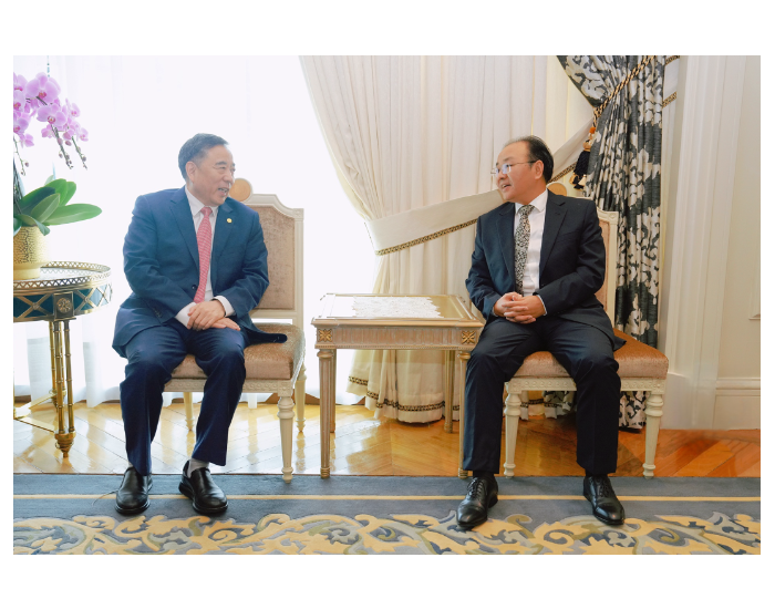 中国能建宋海良与中国驻马来西<em>亚大</em>使欧阳玉靖会谈