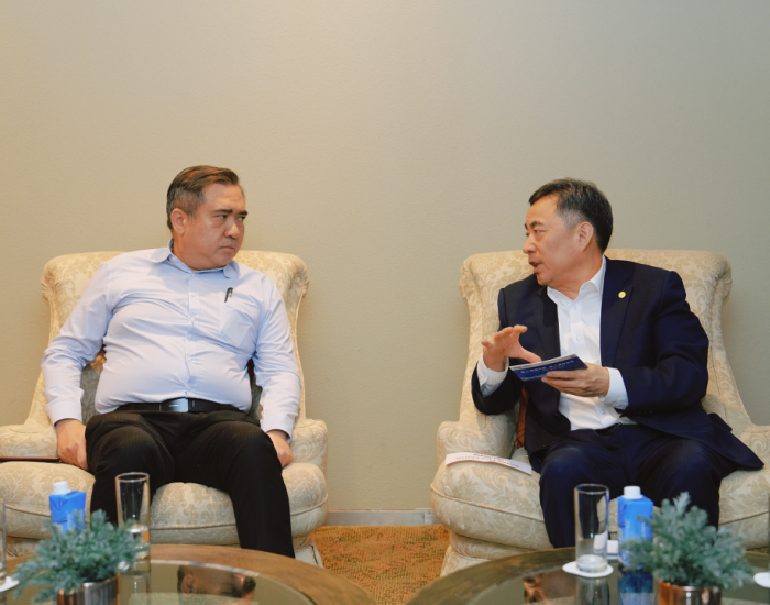 宋海良与马来西亚交通部部长陆兆福会谈