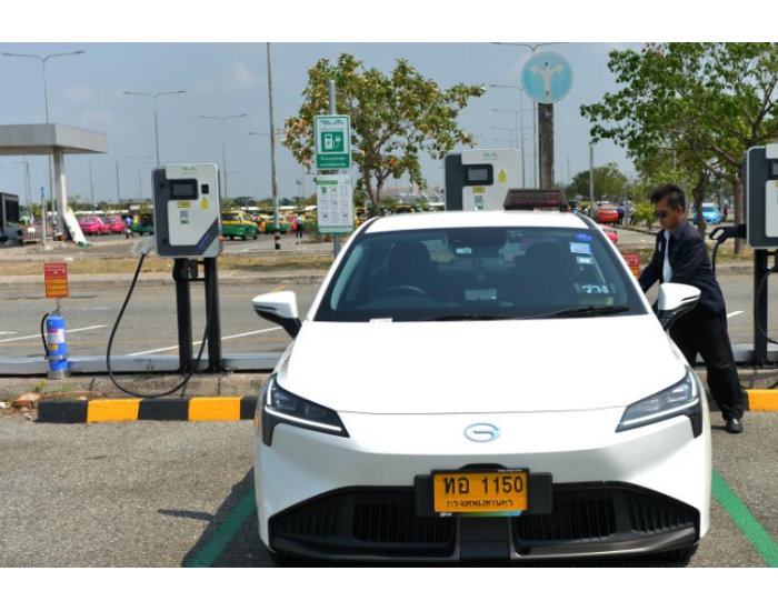 中国电动出租车助力泰国打造绿色机场