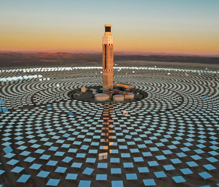 智利建成240米高的光热发电塔
