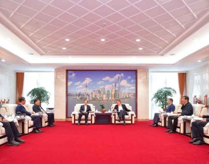 江毅与中国船舶董事长<em>举行</em>会谈，在可再生能源领域合作！
