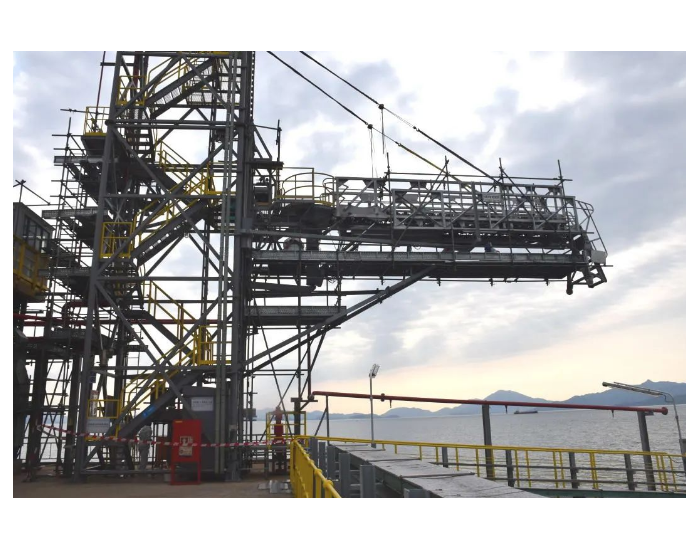 中海石油气电集团大鹏LNG独立自主完成接收站码头登船梯维修
