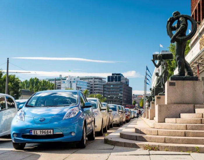 电动汽车发展成功的国家——以挪威和中国为例