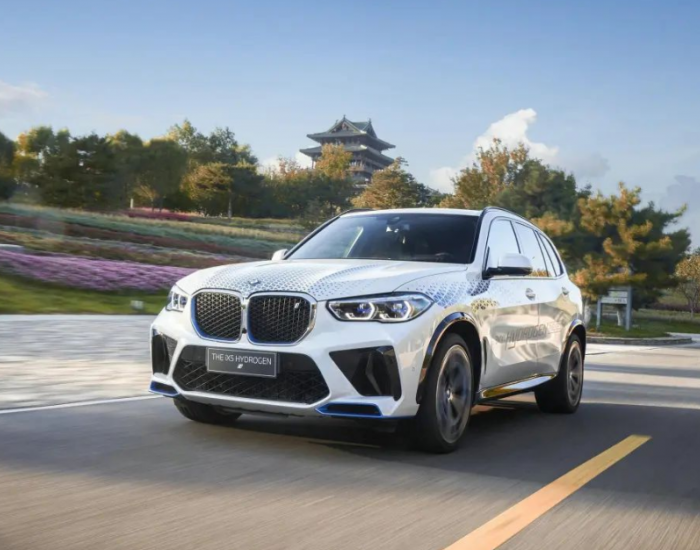 BMW iX5氢燃料电池车将参展2024<em>北京</em>国际车展