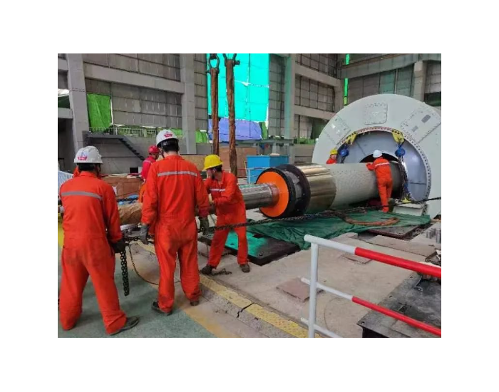 国能肇庆电厂二期项目发电机转子全部穿装完成