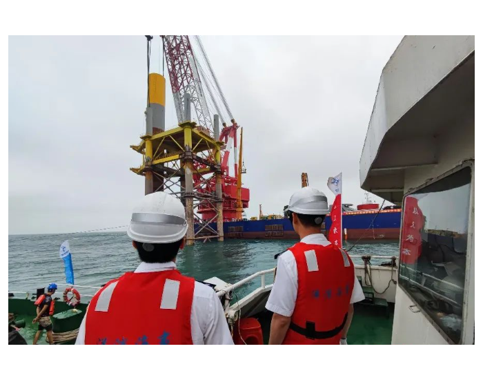 热烈祝贺天顺海工承造华能临高海上风电场项目首桩顺利沉桩