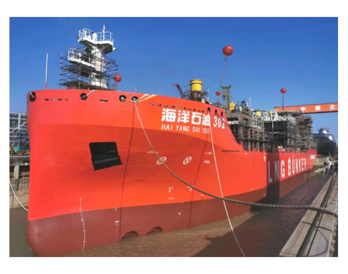 12000方LNG运输加注船“海洋石油302”试航凯旋