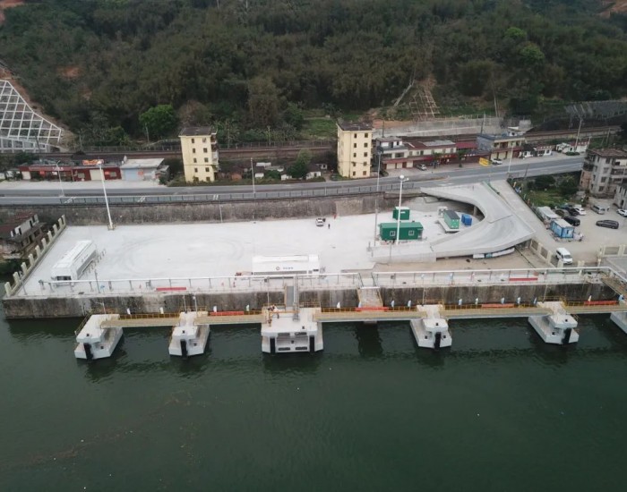 中国海油首座“岸基式”LNG船舶加注站机械完工