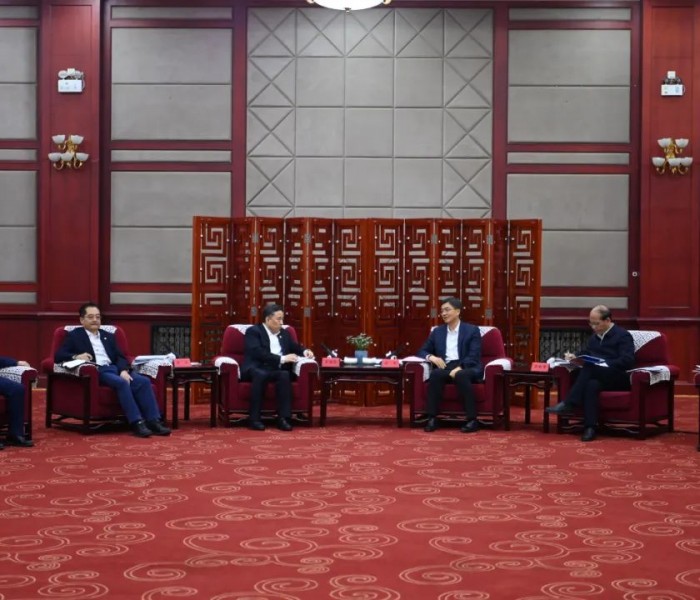 宋海良拜会青海省委书记陈刚、省长吴晓军并见证签署战略合作协议