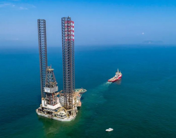 胜利石油工程公司海洋钻井公司生产经营箭头向上
