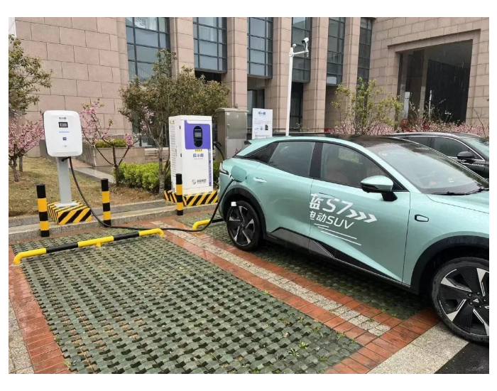 安徽首座V2B充电站EPC示范项目建成投运，汽车变身发电站，<em>新能源</em>车主赚钱啦！