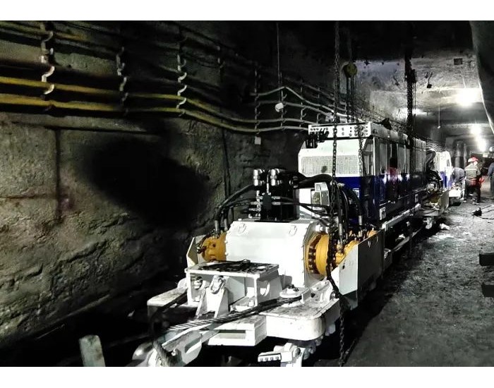 首次应用！峰峰集团矿山分公司新星项目部齿轨卡轨车安装完成
