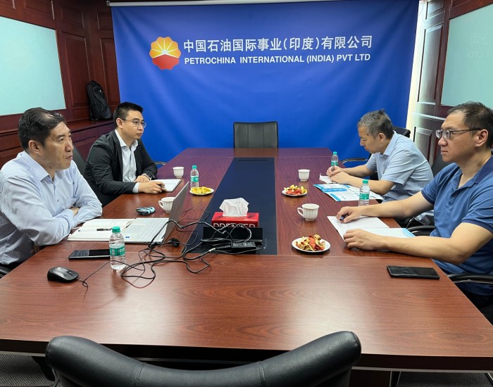 张宏宇参赞赴中远海运印度公司及中国石油印度公司