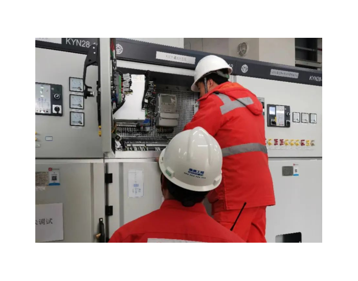 国家管网集团福建应急维修驻天津LNG项目部开展内泵中压柜送电前检查