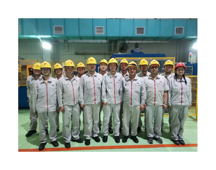 宁夏—湖南±800千伏特高压直流输电工程换流变压器首台铁芯剪切完工