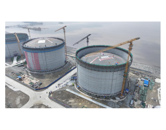 上海LNG站线扩建项目7号8号储罐气压升顶圆满完成