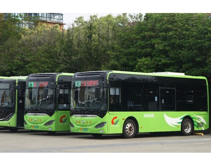 苏州金龙超充纯电公交车在江苏张家港启用
