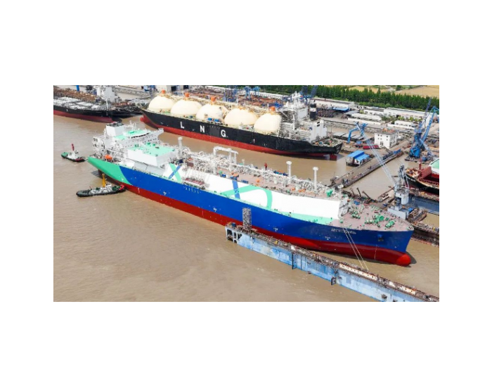 沪东中华造船首次完成LNG船有机硅油漆喷涂