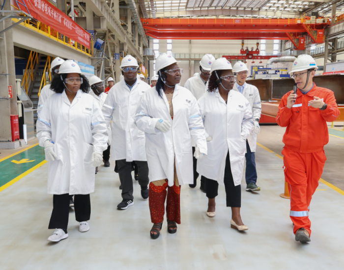 乌干达访问团及乌干达有限公司总裁刘向东一行到访<em>海油</em>工程