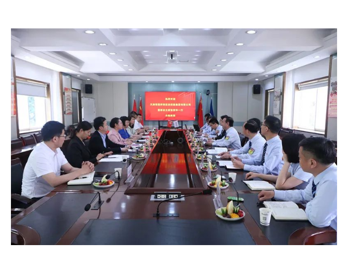 荣程集团董事会主席张荣华与陕鼓集团围绕氢能产业