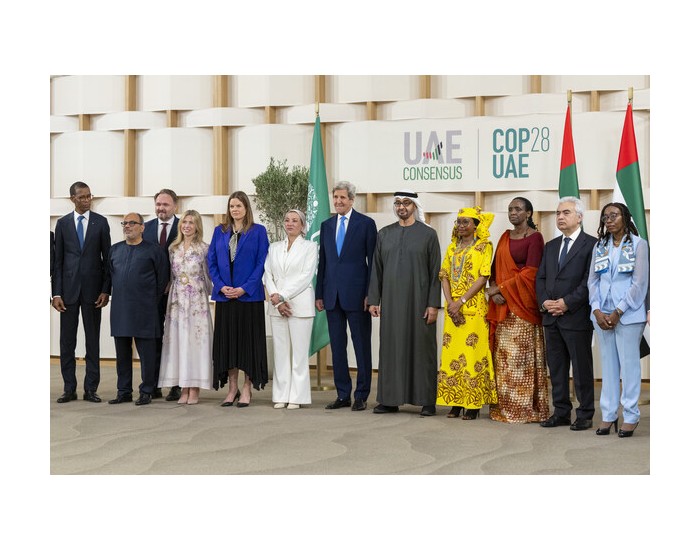 阿联酋总统<em>向</em>为 COP28 成功做出的贡献的全球政要致敬