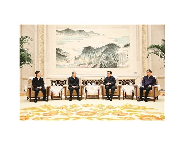 <em>中国石油</em>集团与江苏省政府签署战略合作协议
