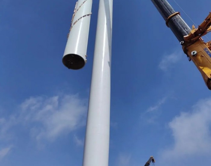 云南宣威文兴480MW风电项目（南片区）塔筒顺利吊装完成