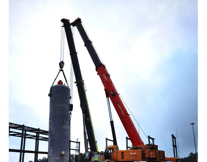中国石油工程建设有限公司黄草峡储气库项目首台脱硫吸附塔吊装成功
