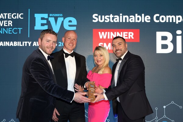 L-R Liam O’Co<i></i>nnor ， Biopax ； Mike Gimson ， Strategic Power Co<i></i>nnect ； Brenda Buckley ， Business Eye和Patrick Cross ， Biopax。