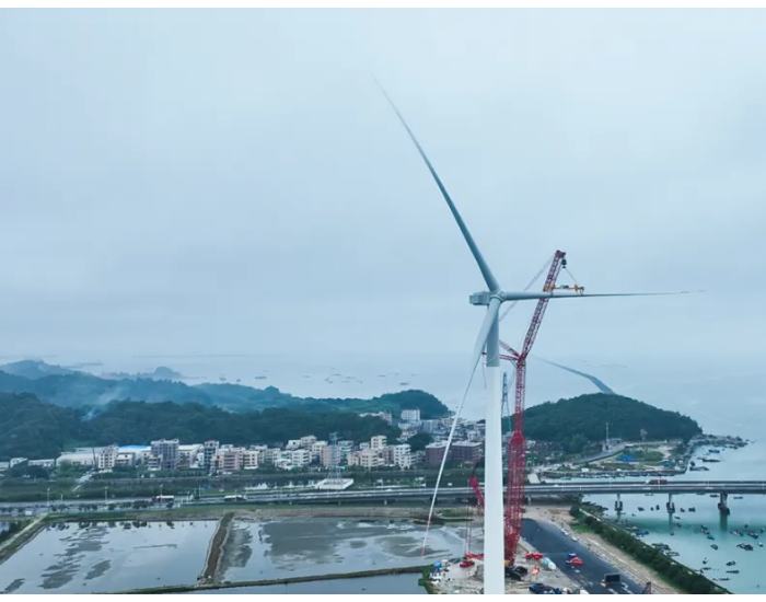 三一2000吨成功吊装全球首台18兆瓦<em>海上风电机组</em>！