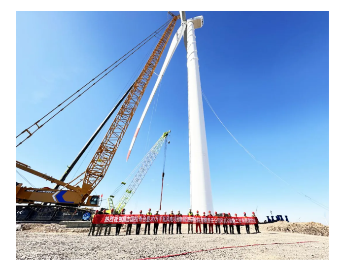 新能源研究院承建的新疆奇台200MW风电项目风机吊装施工完成