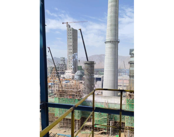 甘肃能化金昌公司煤化工项目2号炉脱硫塔吊装圆满